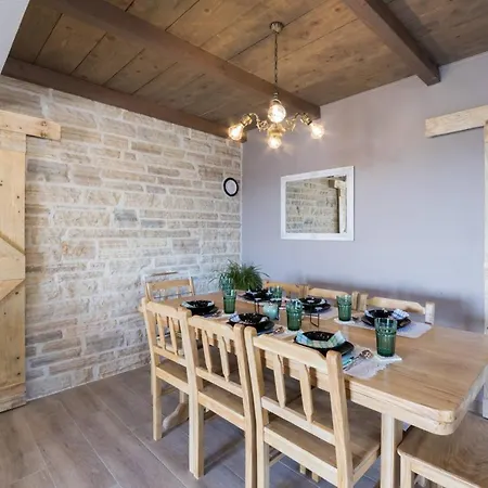 Villa Stone Adriaart With Pool, 62,